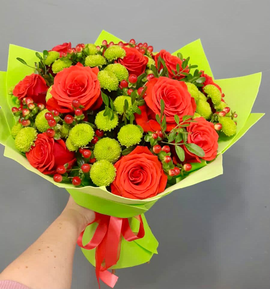 Букет цветов из: Хризантемы и Розы в Починке