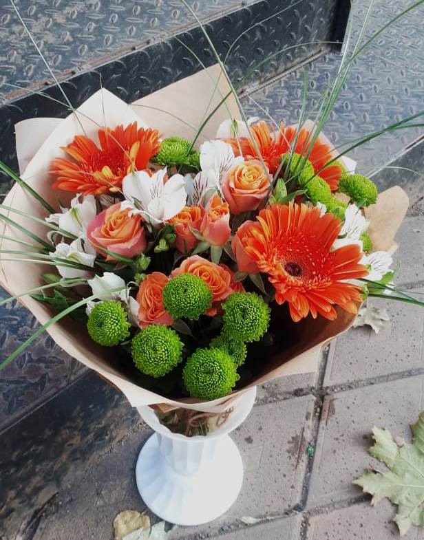 Букет цветов из: Герберы, Хризантемы, Альстромерии и Розы в Починке