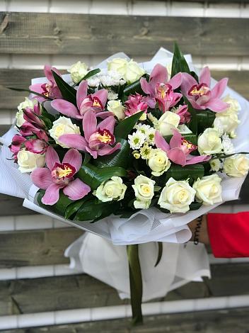 Букет цветов из: Розы и Хризантемы в Починке