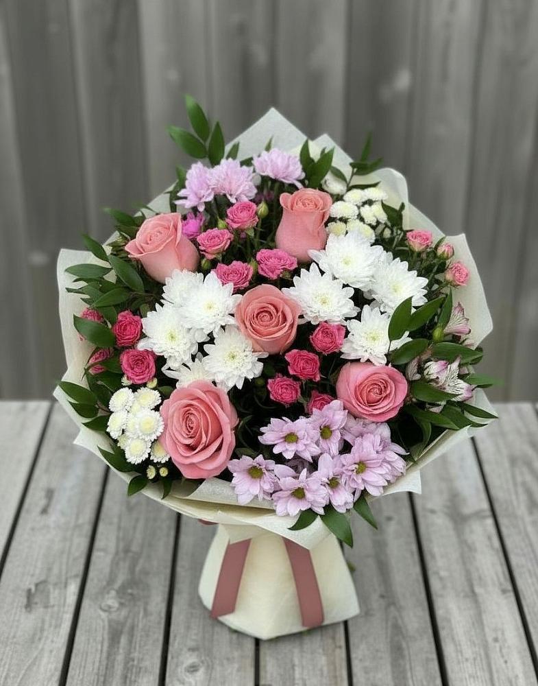 Букет цветов из: Альстромерии, Гвоздики, Розы и Хризантемы в Починке