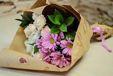 Букет цветов из:  Розы и Хризантемы #REPLACE_PRED# Починке
