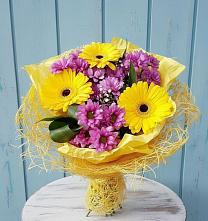 Букет цветов из:  Хризантемы и Герберы в Починке