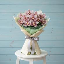 Букет цветов из:  Орхидеи и Розы в Починке