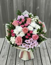 Букет цветов из:  Альстромерии, Гвоздики, Розы и Хризантемы в Починке