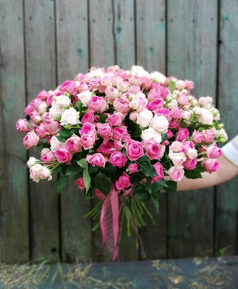 Букет Розовые кустовые розы Натали и Лав Лидия в Починке