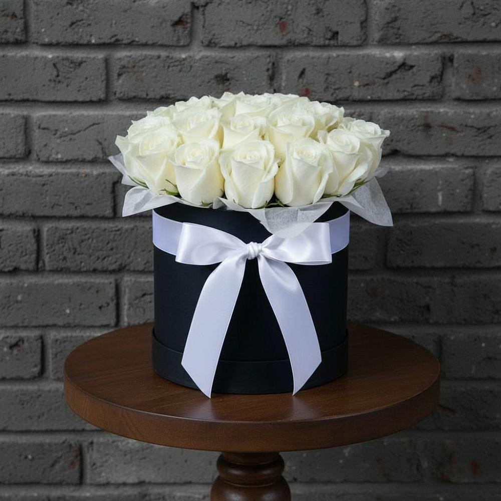 Цветочная композиция из Розы в шляпной коробке в Починке