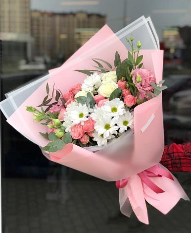 Букет цветов из: Розы, Лизиантусы и Хризантемы в Починке