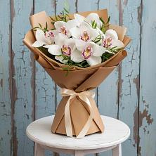 Букет цветов из:  Орхидеи и Розы в Починке